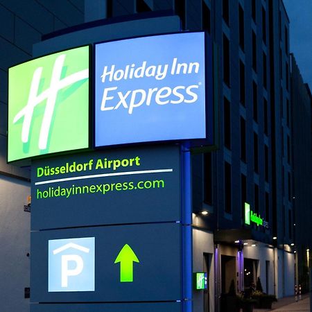 Holiday Inn Express - Duesseldorf Airport Zewnętrze zdjęcie