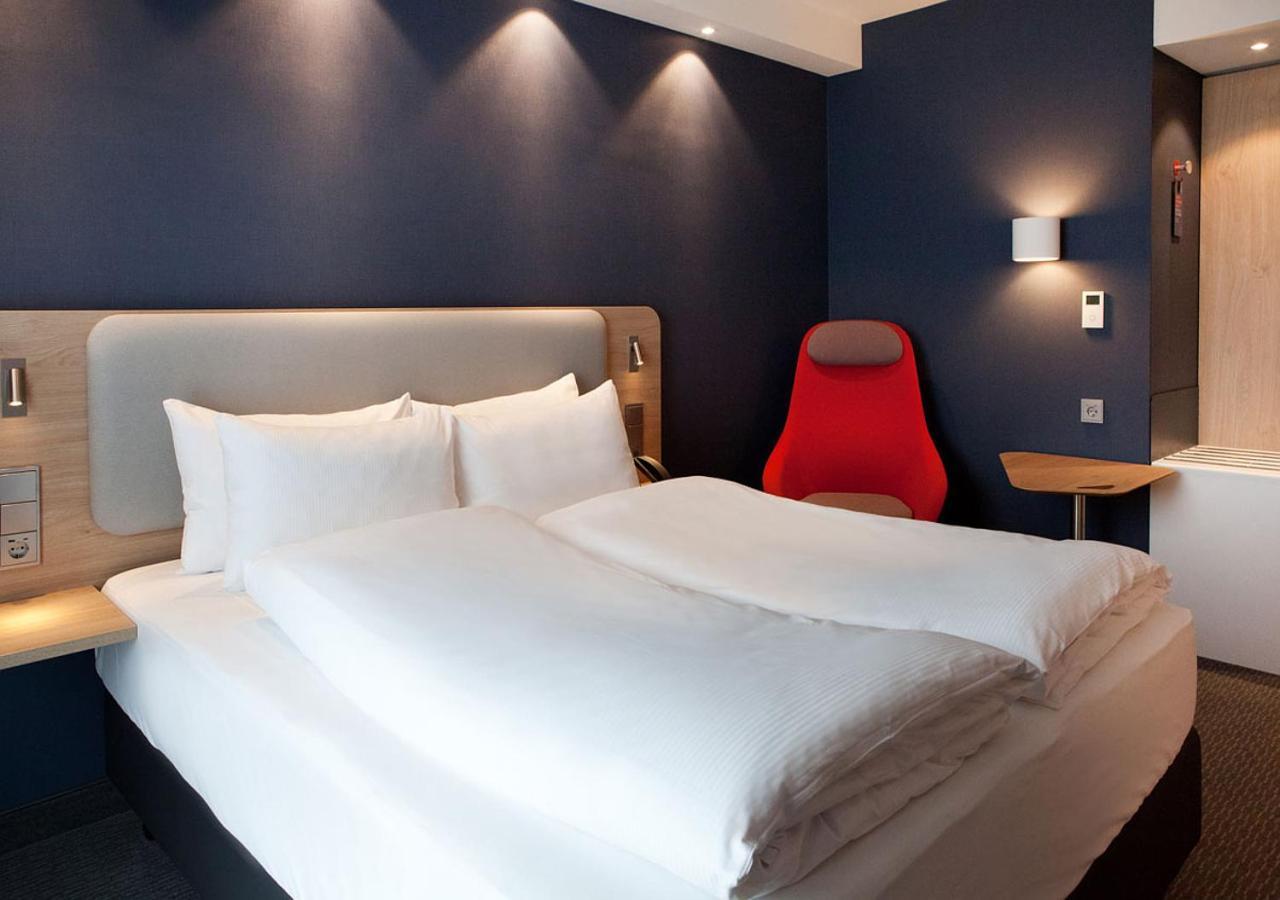 Holiday Inn Express - Duesseldorf Airport Zewnętrze zdjęcie