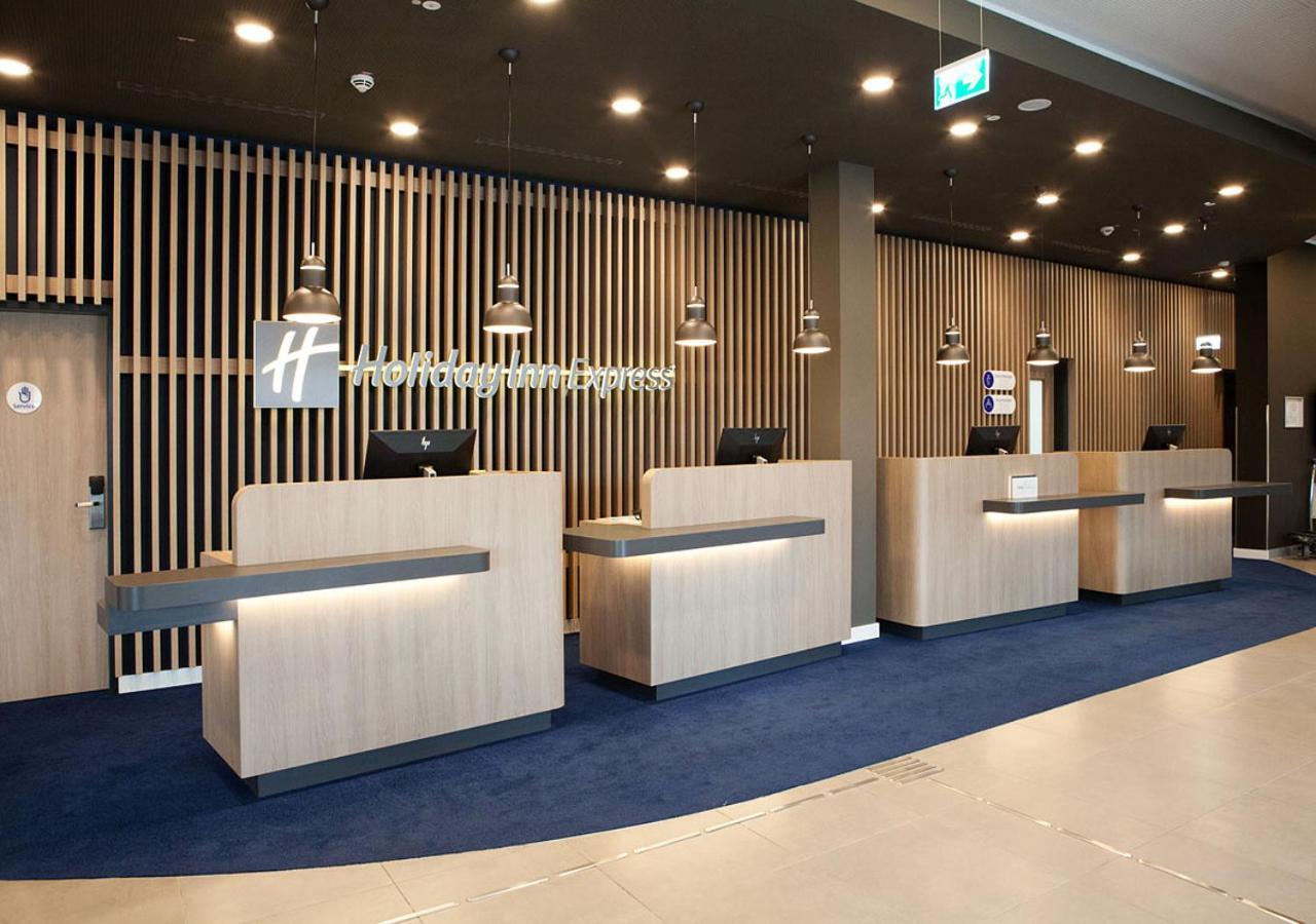 Holiday Inn Express - Duesseldorf Airport Zewnętrze zdjęcie