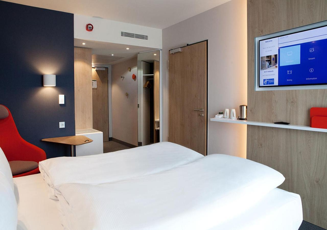 Holiday Inn Express - Duesseldorf Airport Zewnętrze zdjęcie