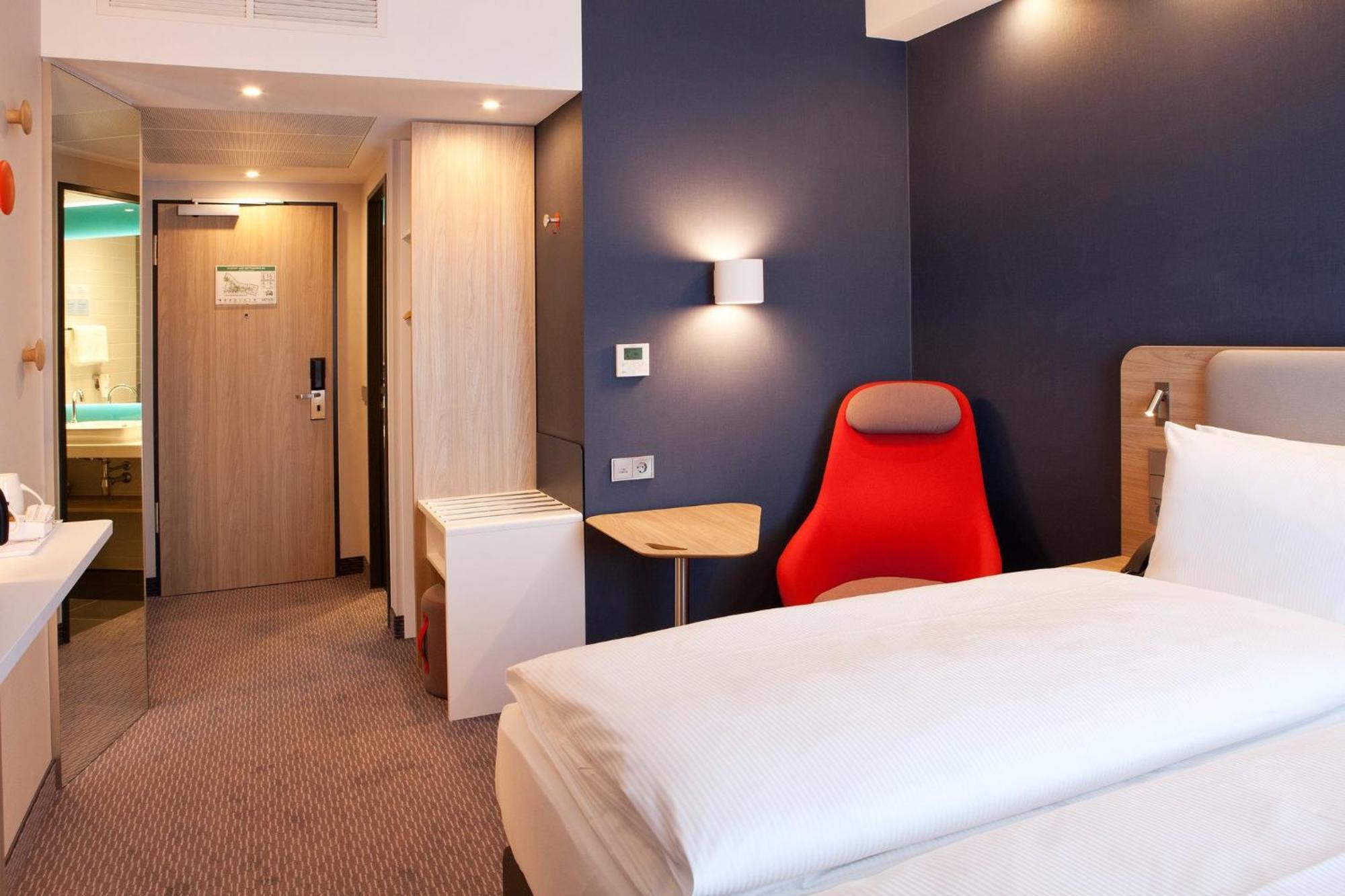 Holiday Inn Express - Duesseldorf Airport Zewnętrze zdjęcie