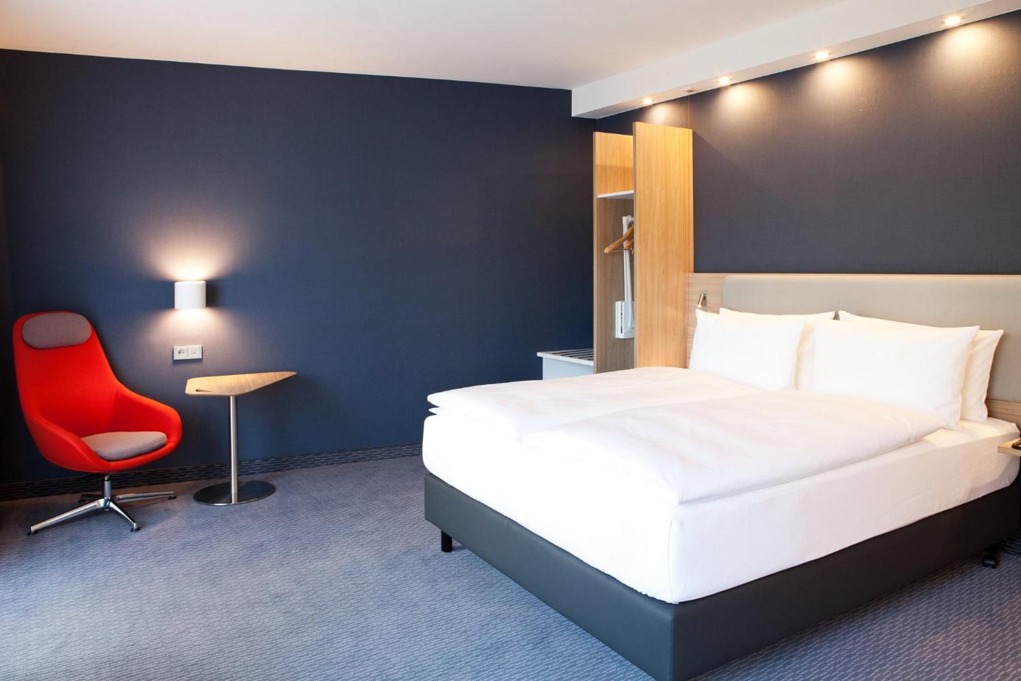 Holiday Inn Express - Duesseldorf Airport Zewnętrze zdjęcie